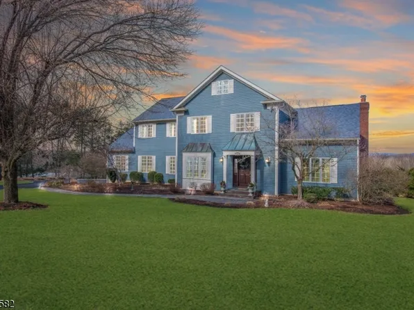 96 Jodi Ln, Long Hill Twp., NJ 07933