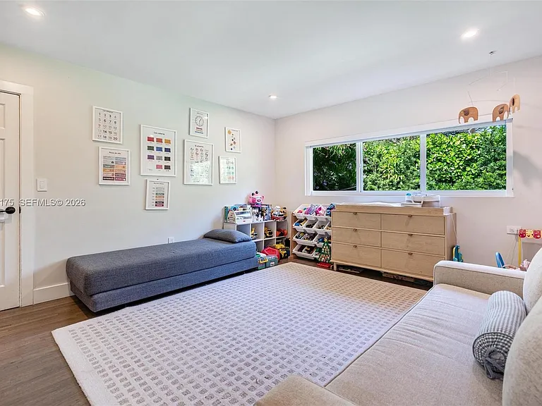510 Bargello Ave — Photo 23