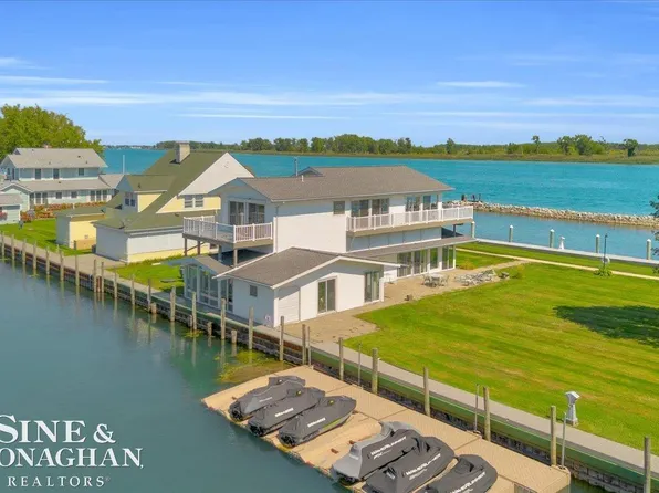 9675 S Channel Dr, Harsens Island, MI 48028