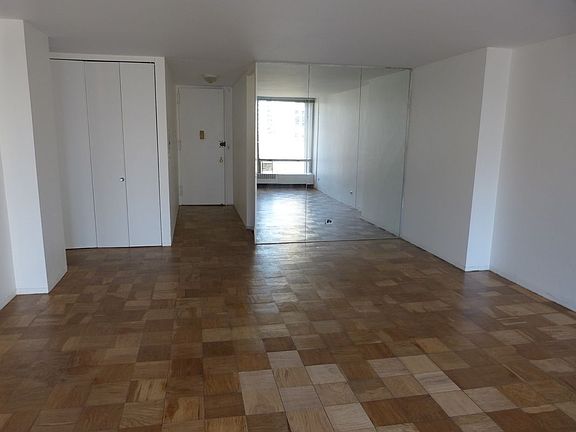 4th image of 343 E 30th St APT 6A