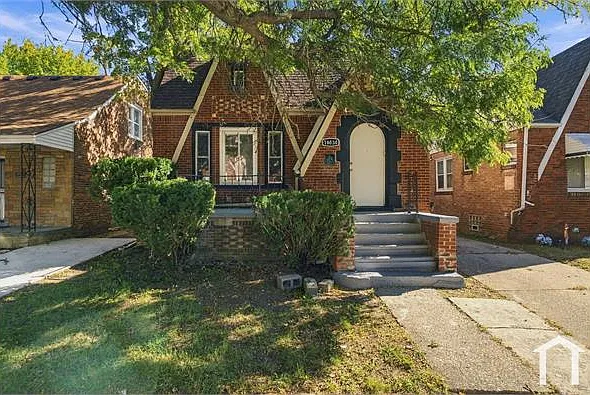 4 bed, 1180 sqft, $1,800 — Photo 2