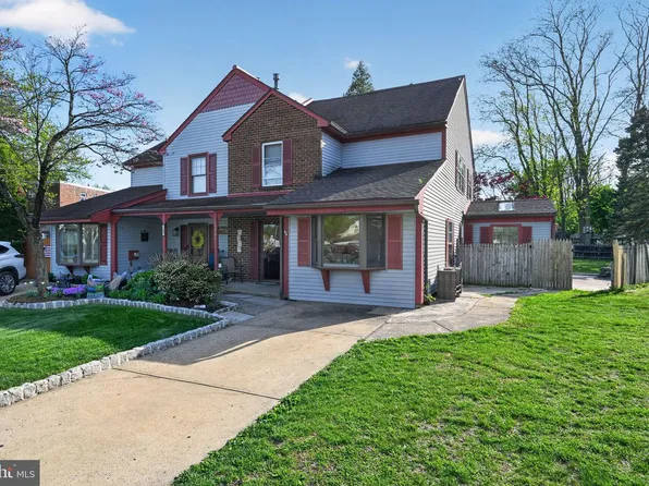 15005 Poquessing Creek Ln, Philadelphia, PA 19116