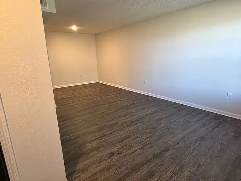 463 Alexander Ave — Photo 3