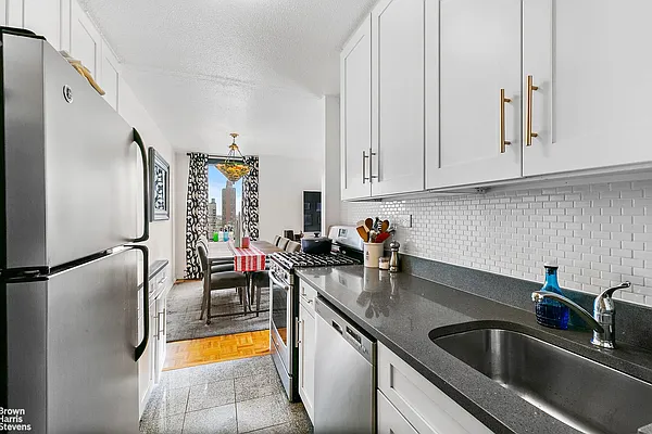 Rented by Brown Harris Stevens | media 6