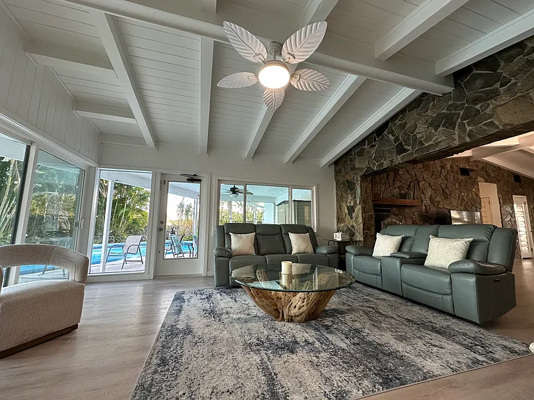 2650 Philippe Pkwy — Photo 38