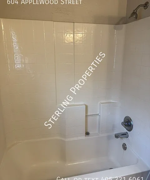 604 Applewood St — Photo 21