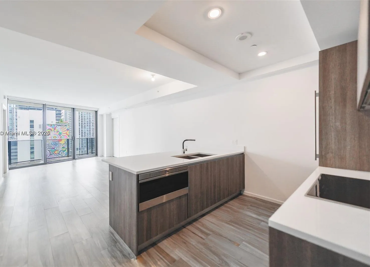1 bed, 849 sqft, $4,100 — Photo 4