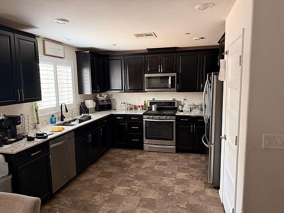 4th image of 4012 Trieste Cir