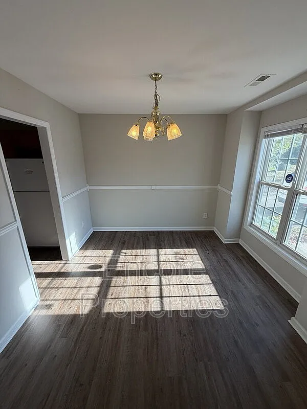 2 bed, 2.5 bath, 1215 sqft, $1,500 — Photo 3