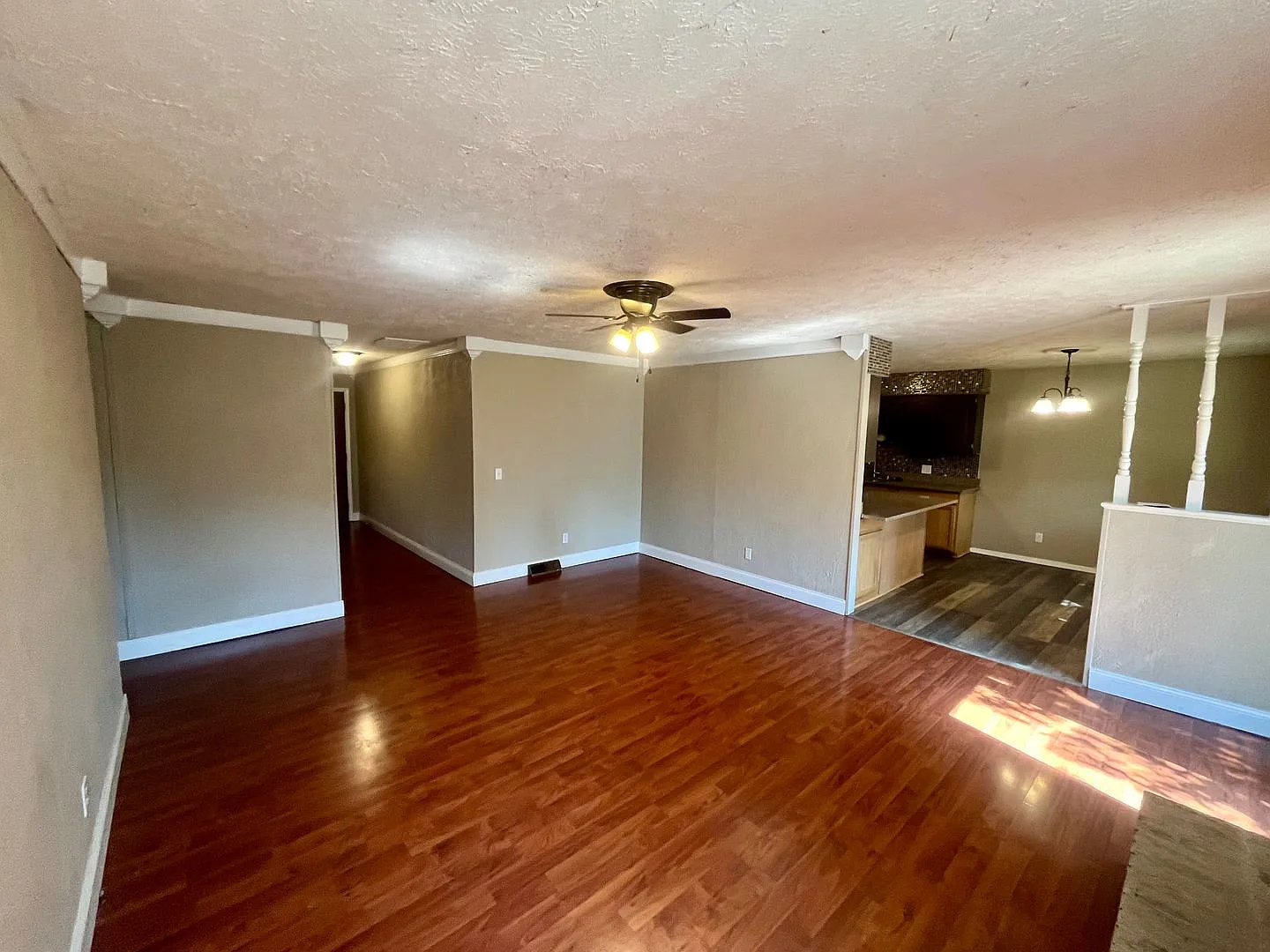 Available Now! Great Home in Southwest Springfield — Photo 3