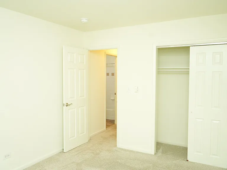 Lynnhaven Apartments — Photo 14
