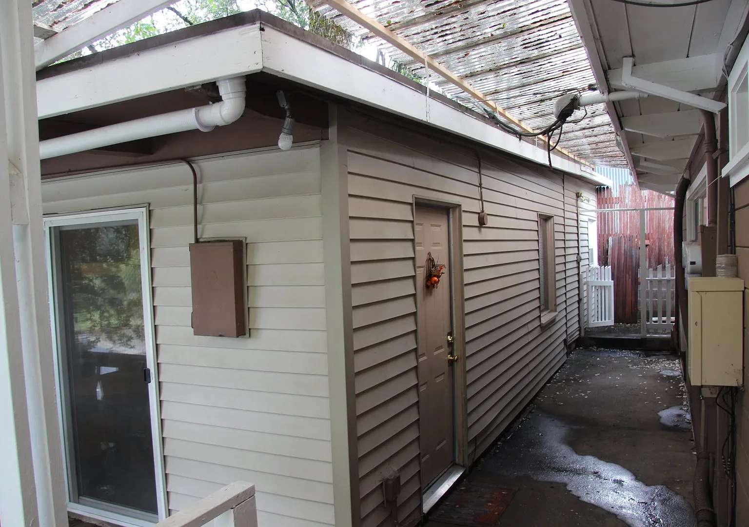Poplar Street Bungalow — Photo 4