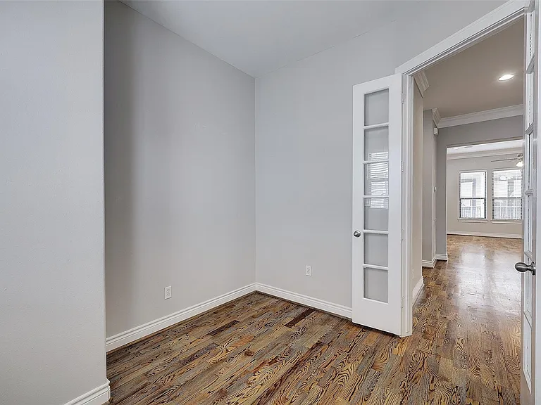 3245 Maxroy St — Photo 13