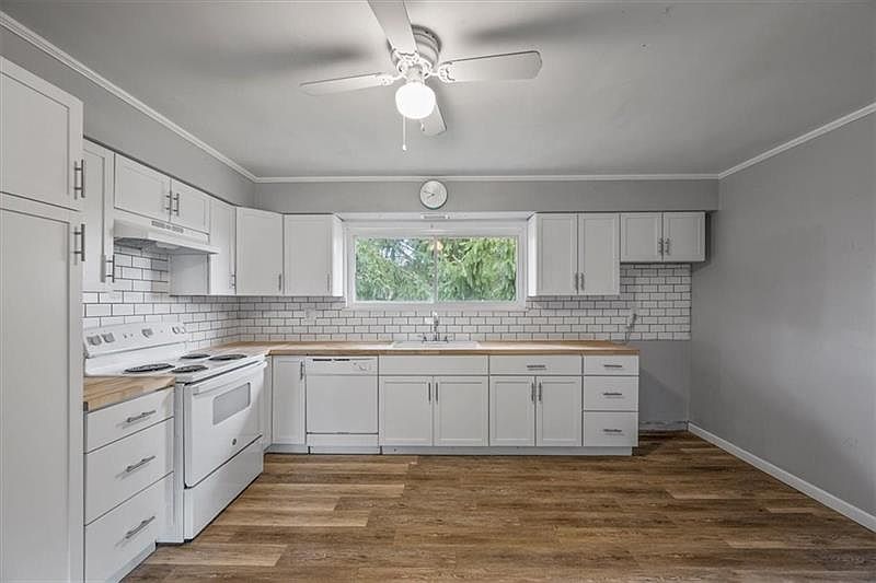 396 21st St, Aliquippa, PA 15001 MLS 1585732 Zillow