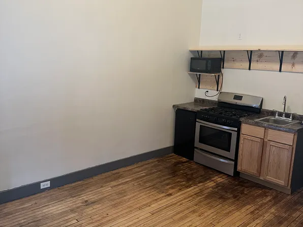 122 N Dexter St APT 102, Ionia, MI 48846