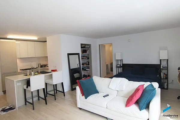 Rented by FirstService Realty (legacy) | media 16