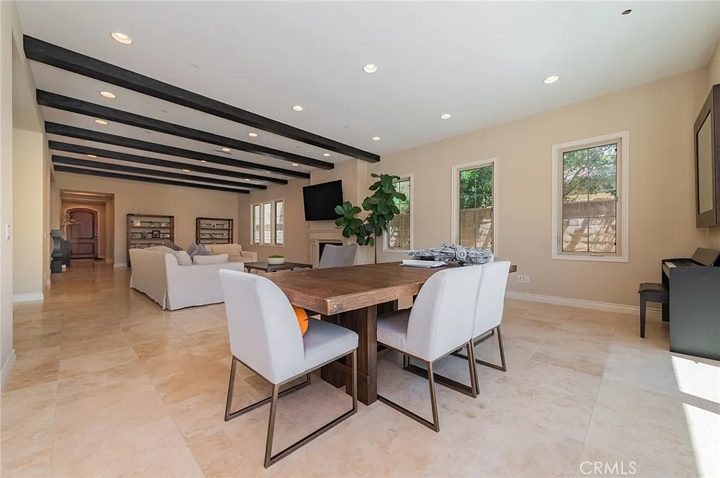 4 bed, 4.5 bath, 4281 sqft, $10,000 — Photo 3