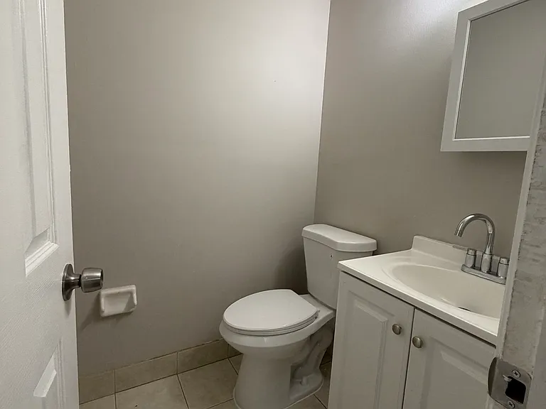 2540 Wilson Ave — Photo 8