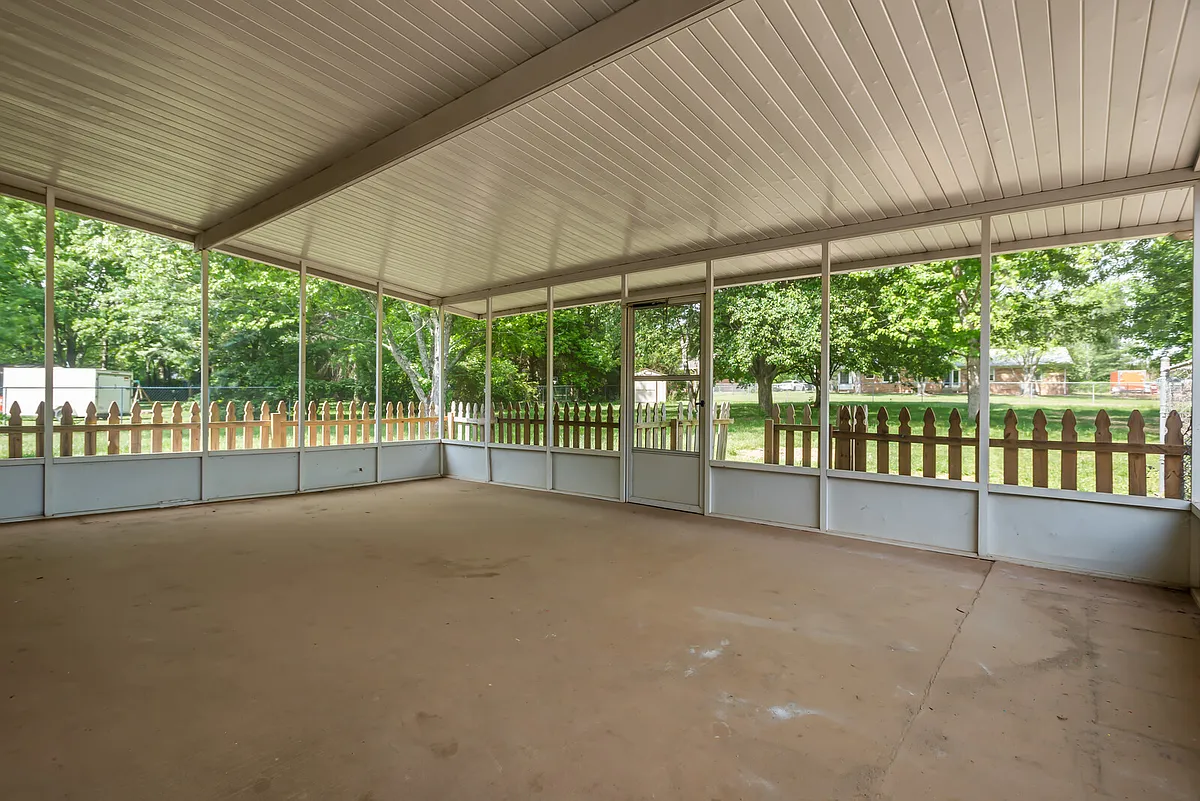 Building Photo - 710 Penn Ct