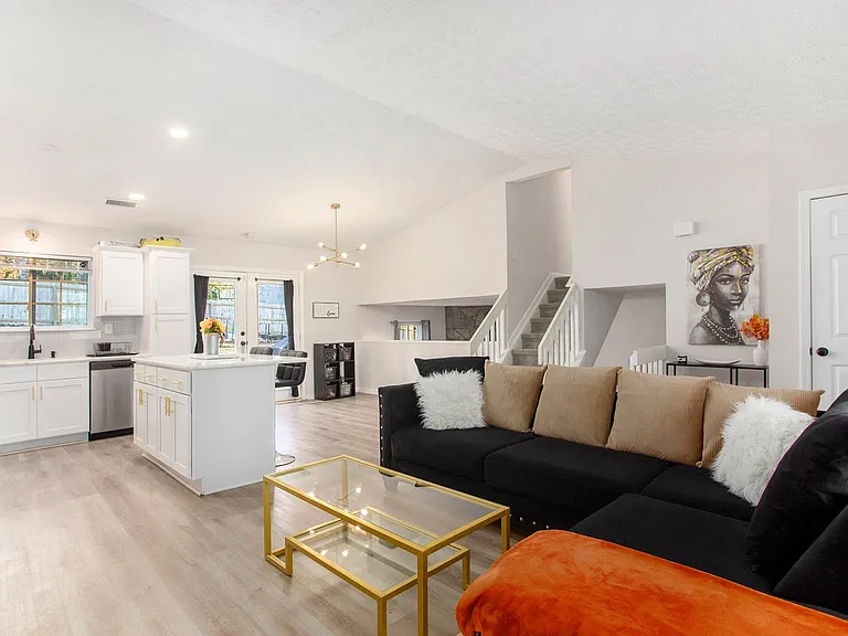 5656 La Fleur Trl — Photo 8