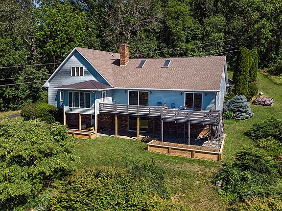 3rd image of 56 Crimson Ln