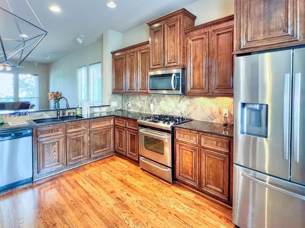 2325 Hutchins St, Houston, TX 77004