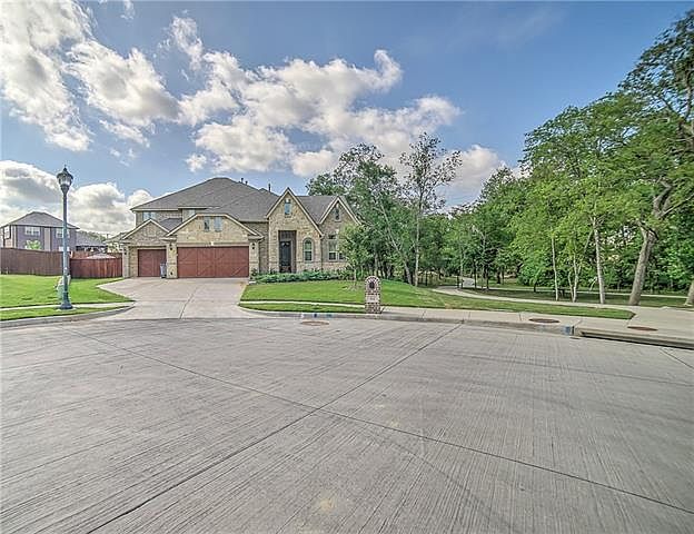 1st image of 212 Gatwick Ct