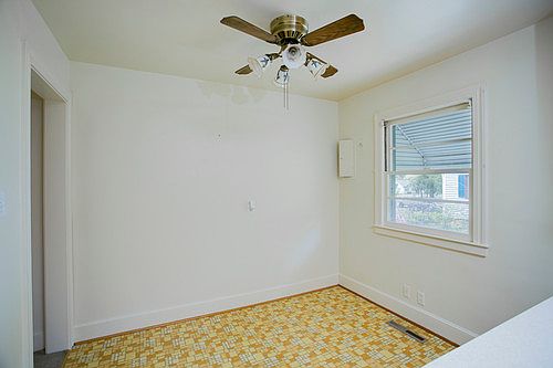 4th image of 2416 Margaret Ave
