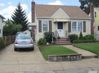 26 Roeckel Ave, Valley Stream, NY 11580