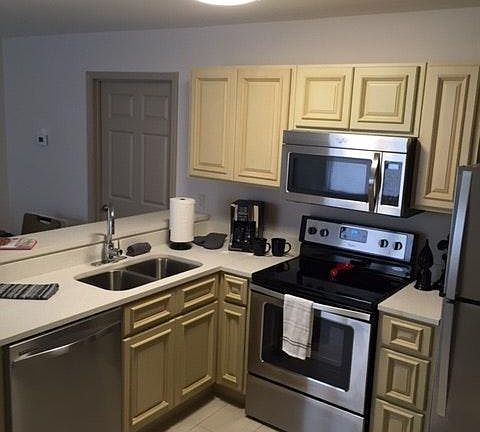 Open kitchen floor plan