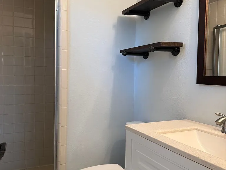 8 Shadywood Ct — Photo 16