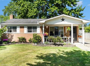 12141 Danforth Dr, Sterling Heights, MI 48312