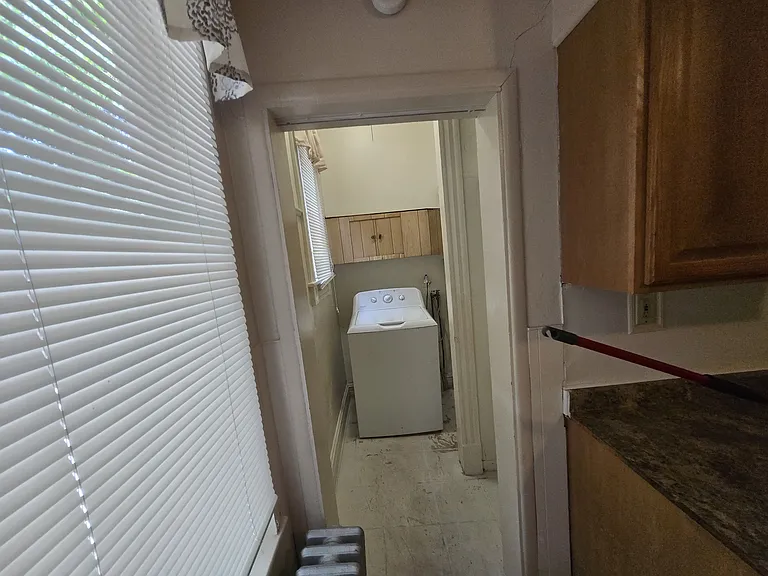 407 N Webster Ave — Photo 19
