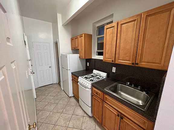 2nd image of 107 W 138th St APT 4D