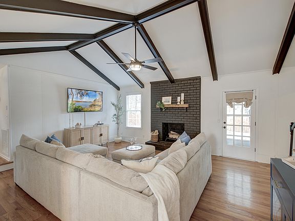 4th image of 807 Eastern White Pines Rd