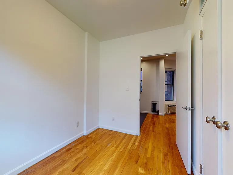 417 E 65th St #17 — Photo 9