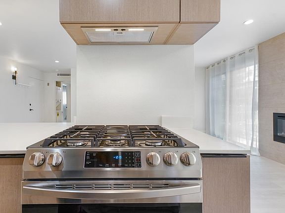 3rd image of 3380 Vinton Ave APT 202