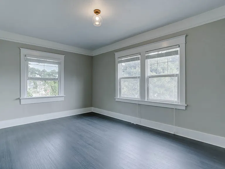 7437 N Saint Louis Ave #8 — Photo 5