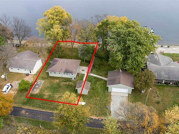 3rd image of 49261 Sportsmans Ln