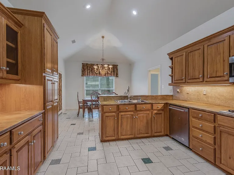 111 Hamlet Ln — Photo 23