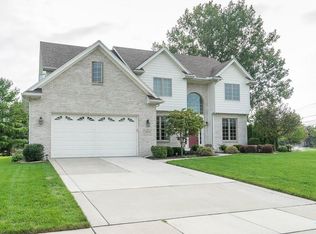 2059 Heritage Grn, Holland, OH 43528