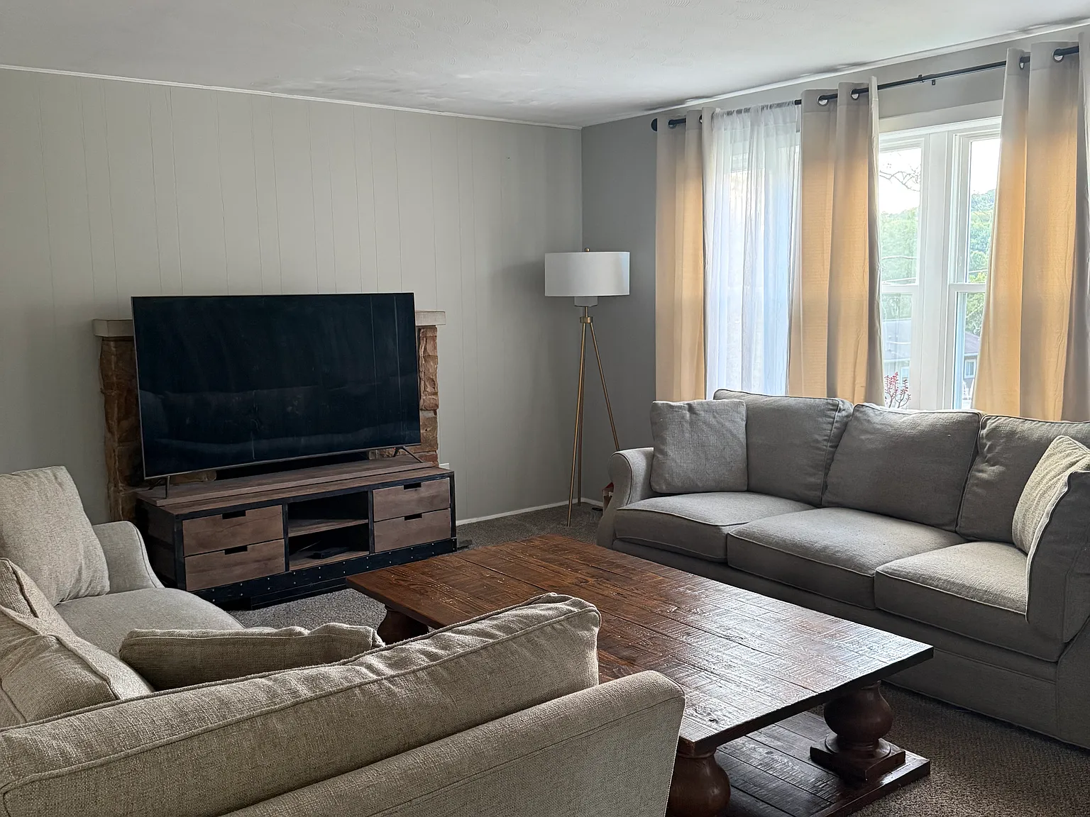 3 bed, $1,895 — Photo 4