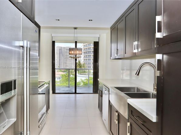 4000 Island Blvd #1003