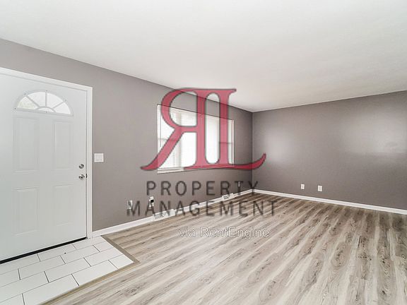 4th image of 1422 Weldon Ave