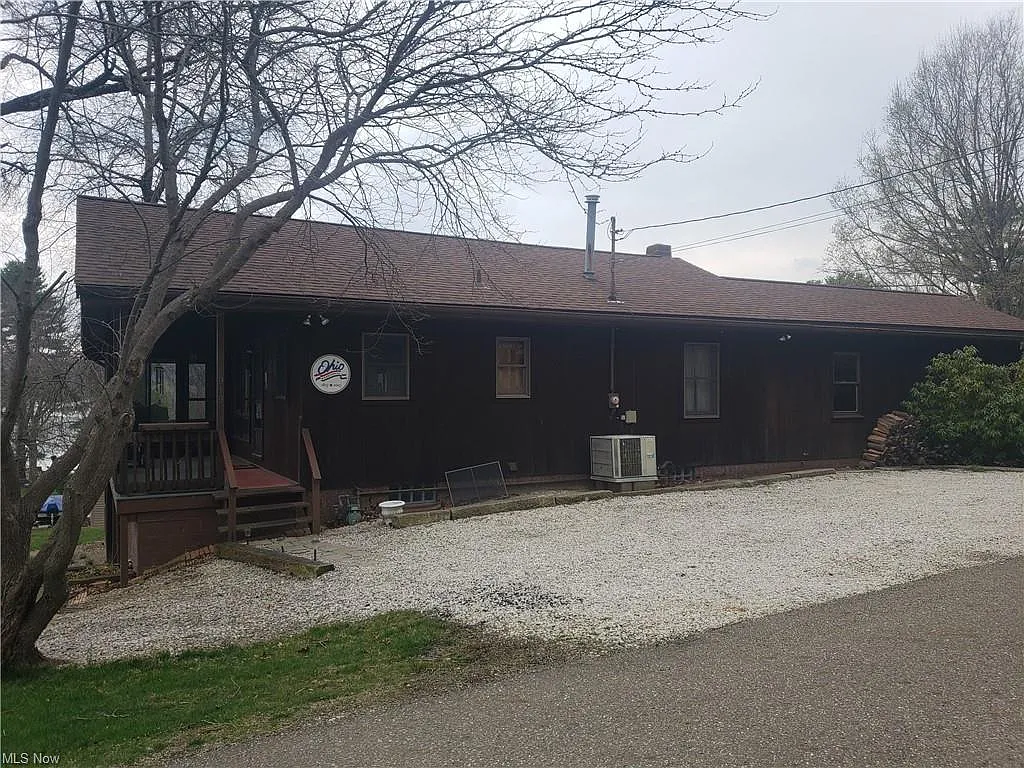 9198 Hillside Dr NE photo 1