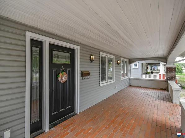 1111 E St, Fairbury, NE 68352