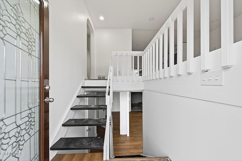 2nd image of 5 Emmett Drive