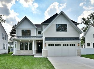 456 Elm St, Elmhurst, IL 60126