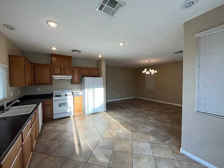 Divine Ridge St — Photo 11