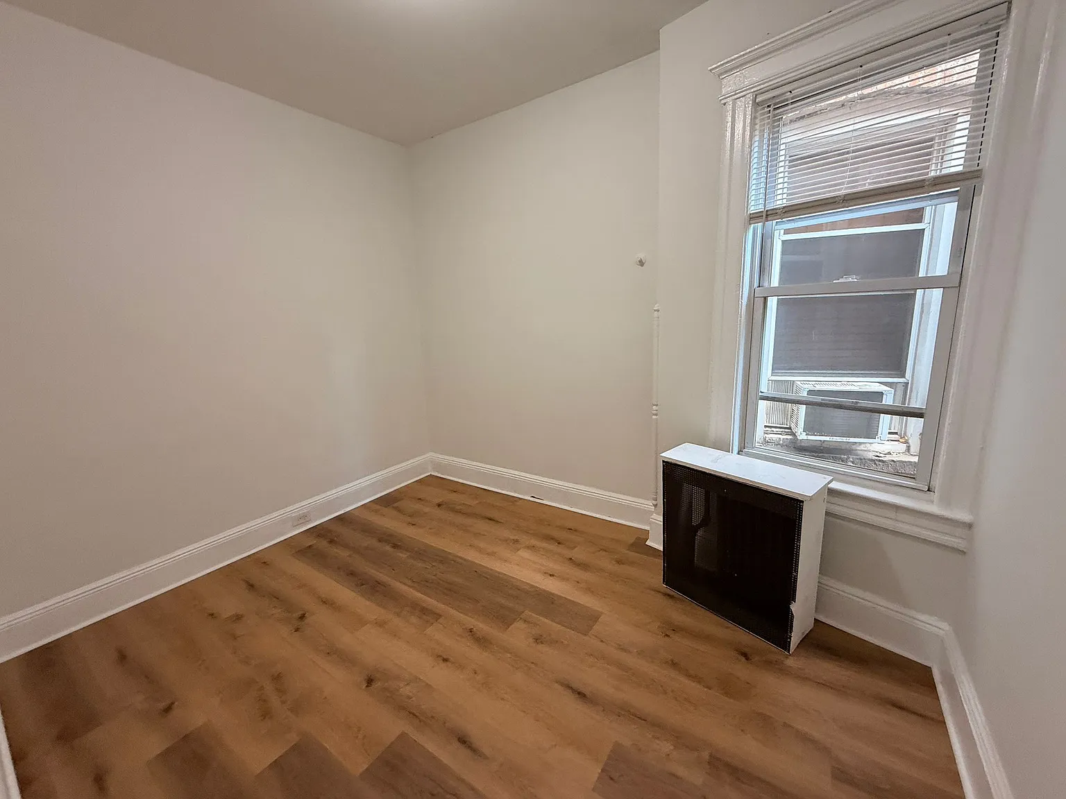 3 bed, 1.5 bath, $2,650 — Photo 4